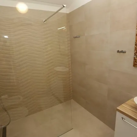 Luxury Lidija Brzac
