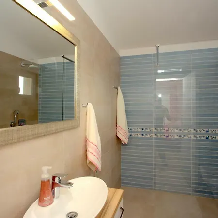 Villa Luxury Lidija *